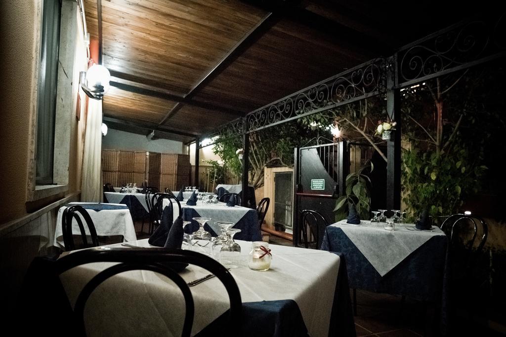 Hotel Artu Иглесиас Екстериор снимка
