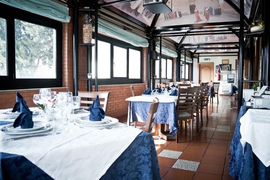 Hotel Artu Иглесиас Екстериор снимка