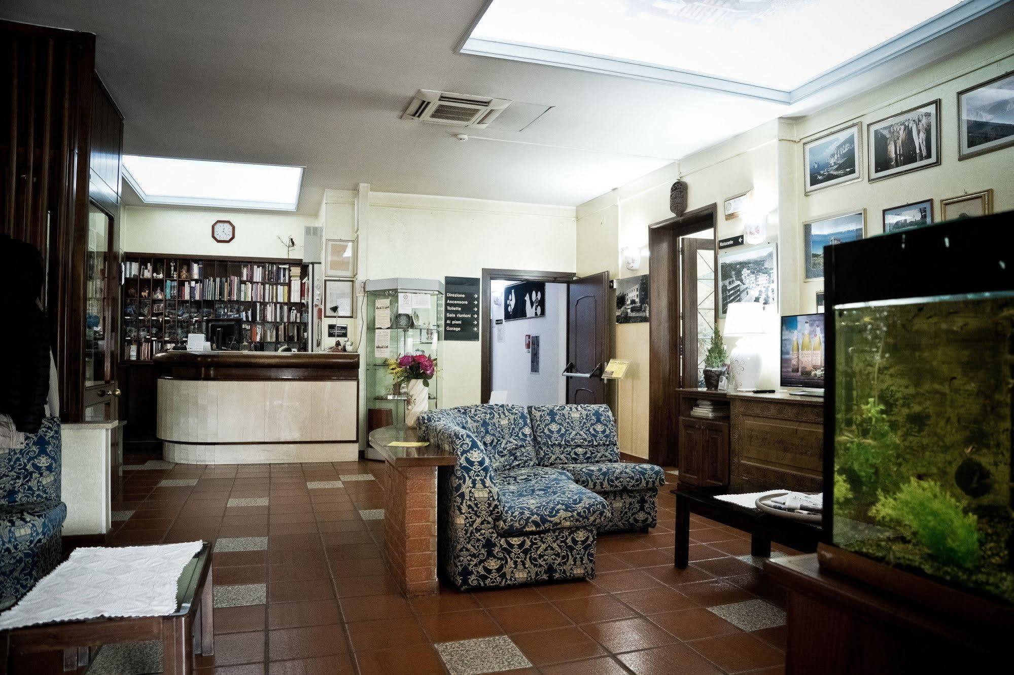 Hotel Artu Иглесиас Екстериор снимка