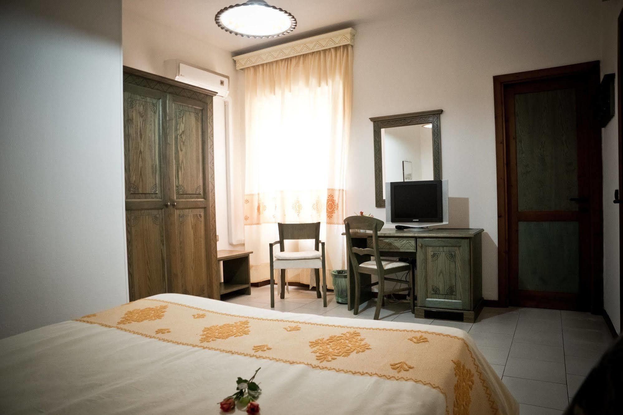 Hotel Artu Иглесиас Екстериор снимка